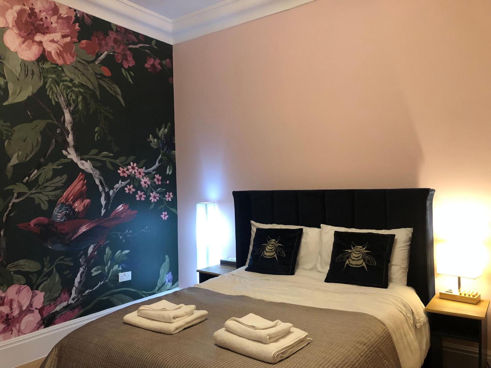 ホテル Rosie Cosy House Cricklewood ロンドン エクステリア 写真