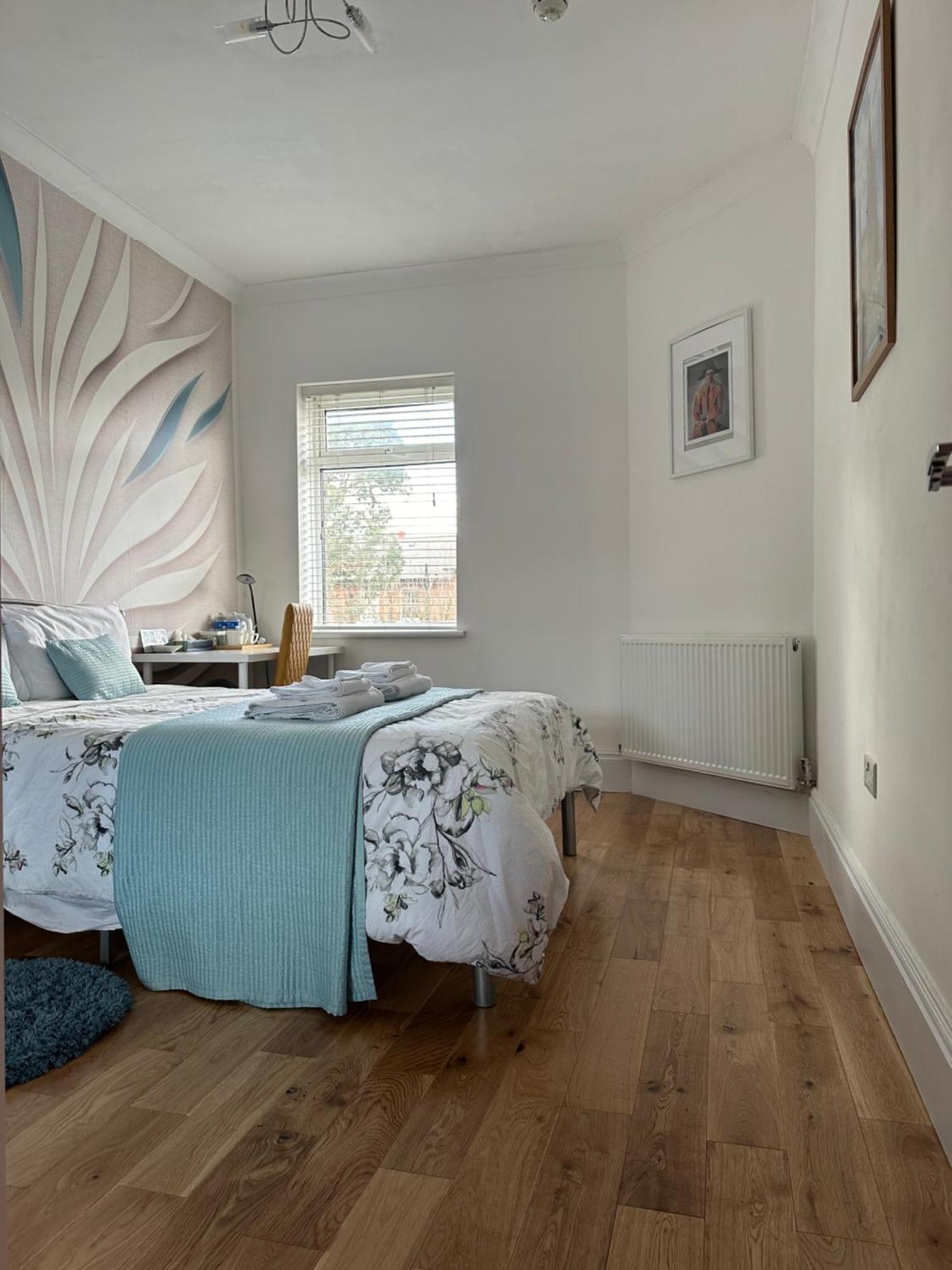 ホテル Rosie Cosy House Cricklewood ロンドン エクステリア 写真