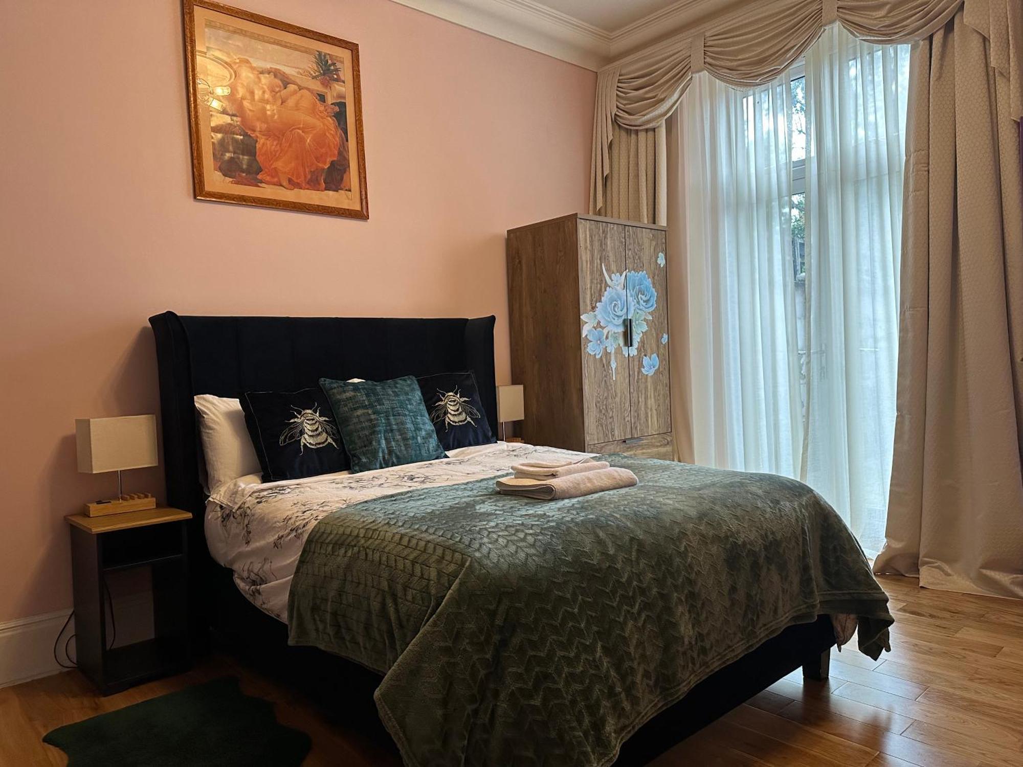 ホテル Rosie Cosy House Cricklewood ロンドン エクステリア 写真